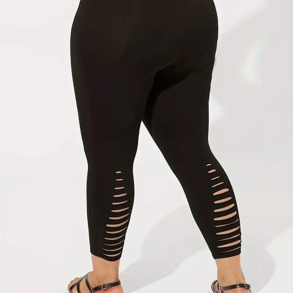 Black Cut-Out Leggings - Picture 2 of 6